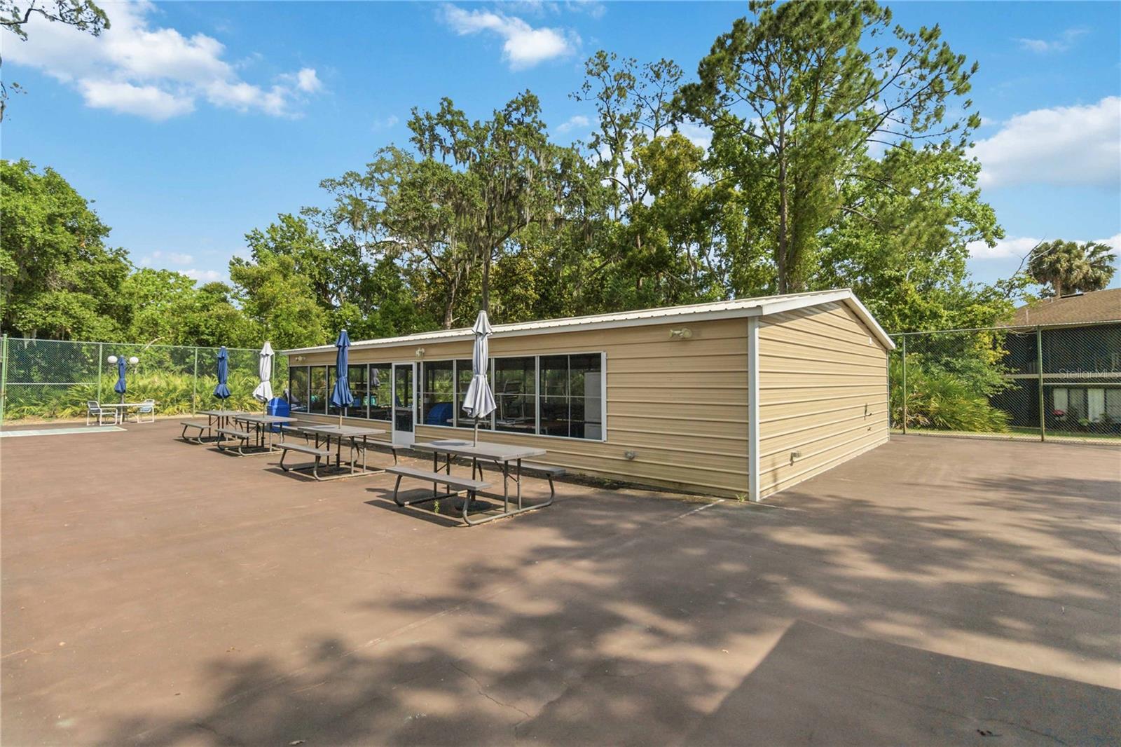 EDGEWATER CONDO APTS - Residential Lease