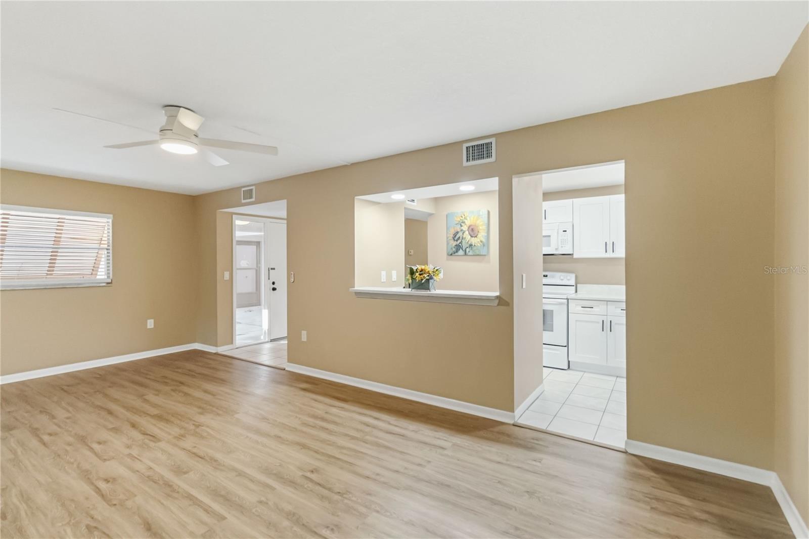EDGEWATER CONDO APTS - Residential Lease
