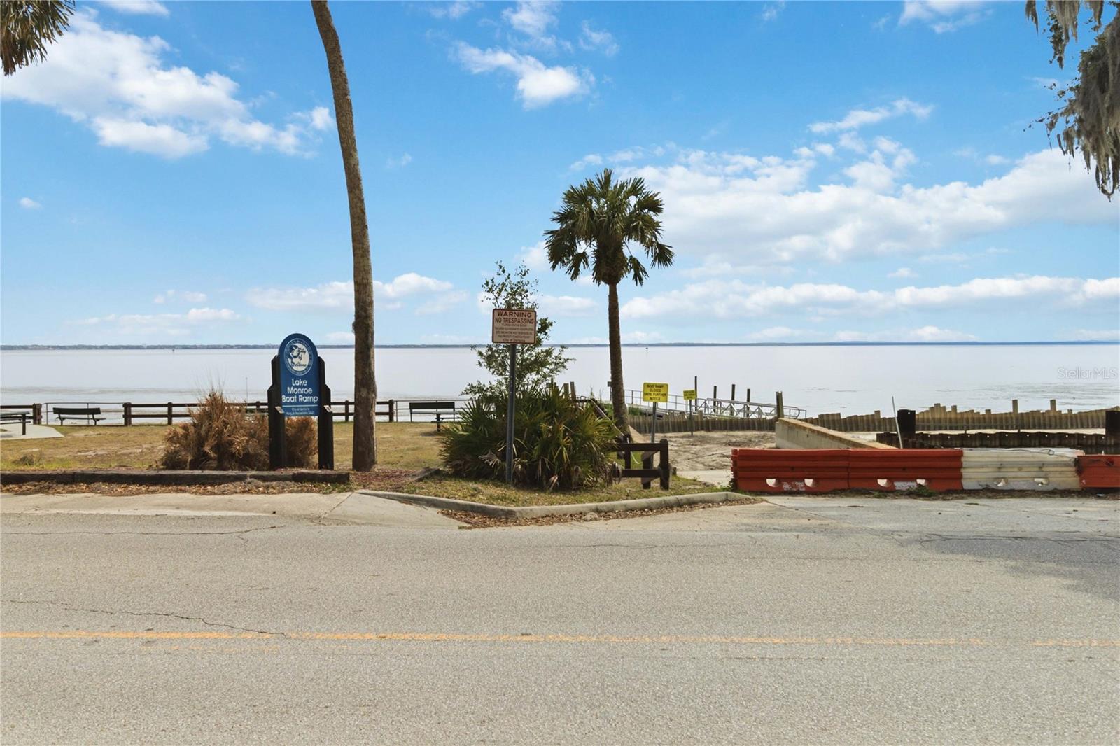 EDGEWATER CONDO APTS - Residential Lease