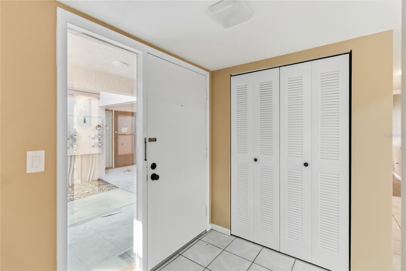 EDGEWATER CONDO APTS - Residential Lease