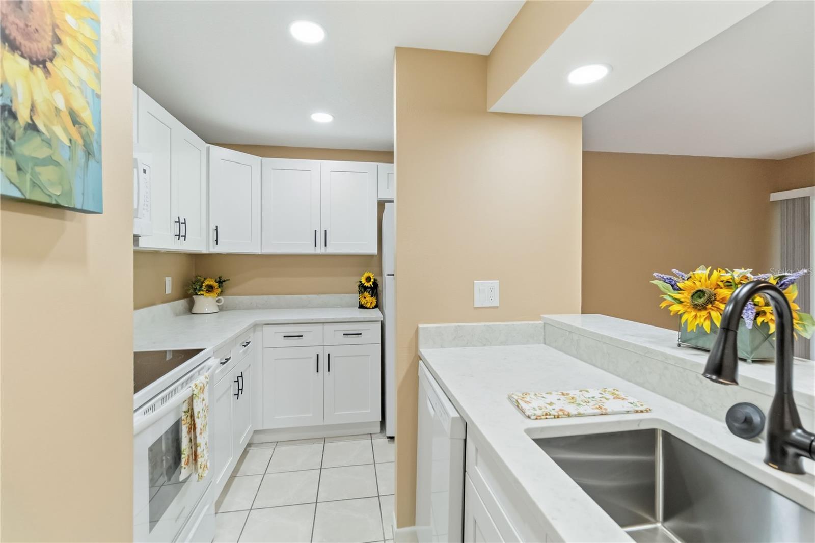 EDGEWATER CONDO APTS - Residential Lease