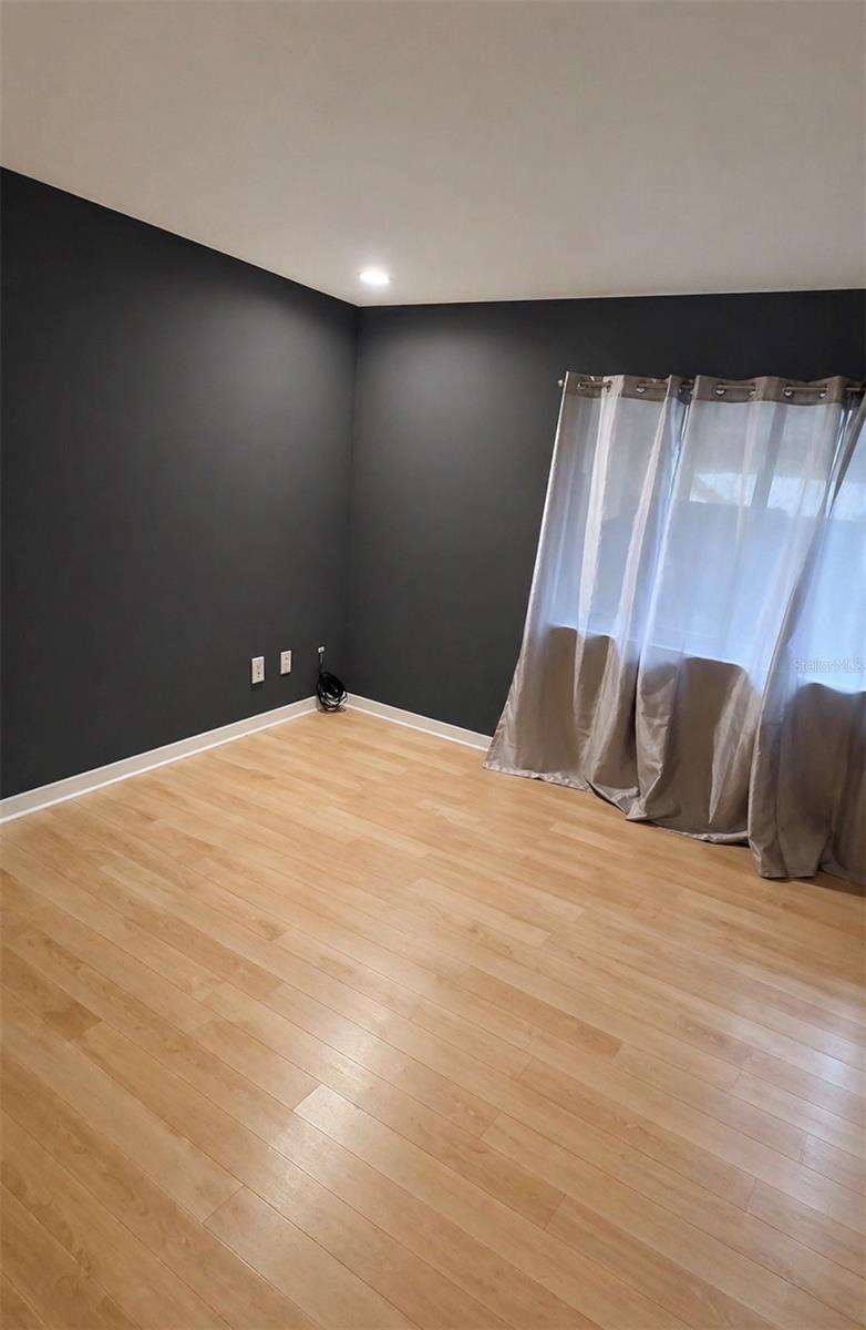 SILVER PINES PH 01 - Residential Lease