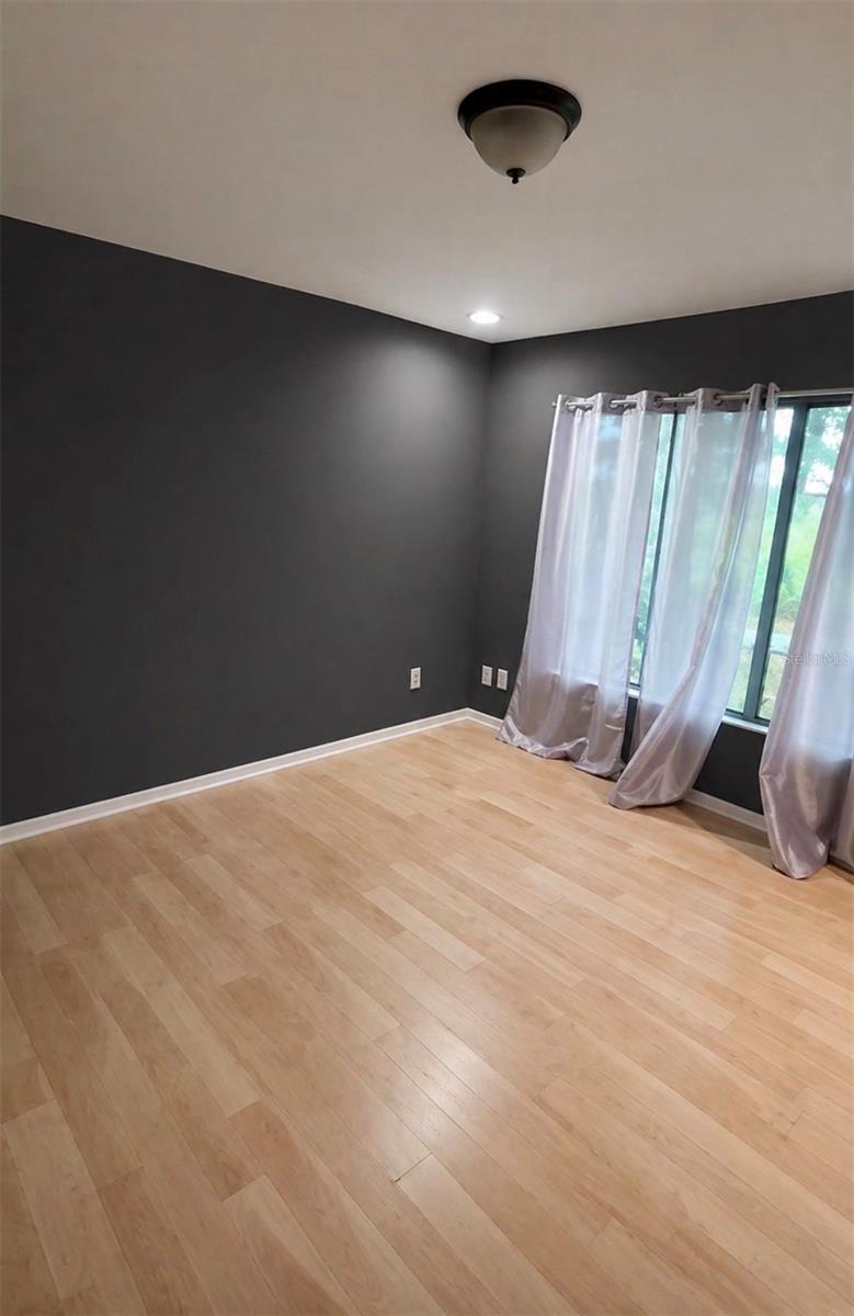 SILVER PINES PH 01 - Residential Lease