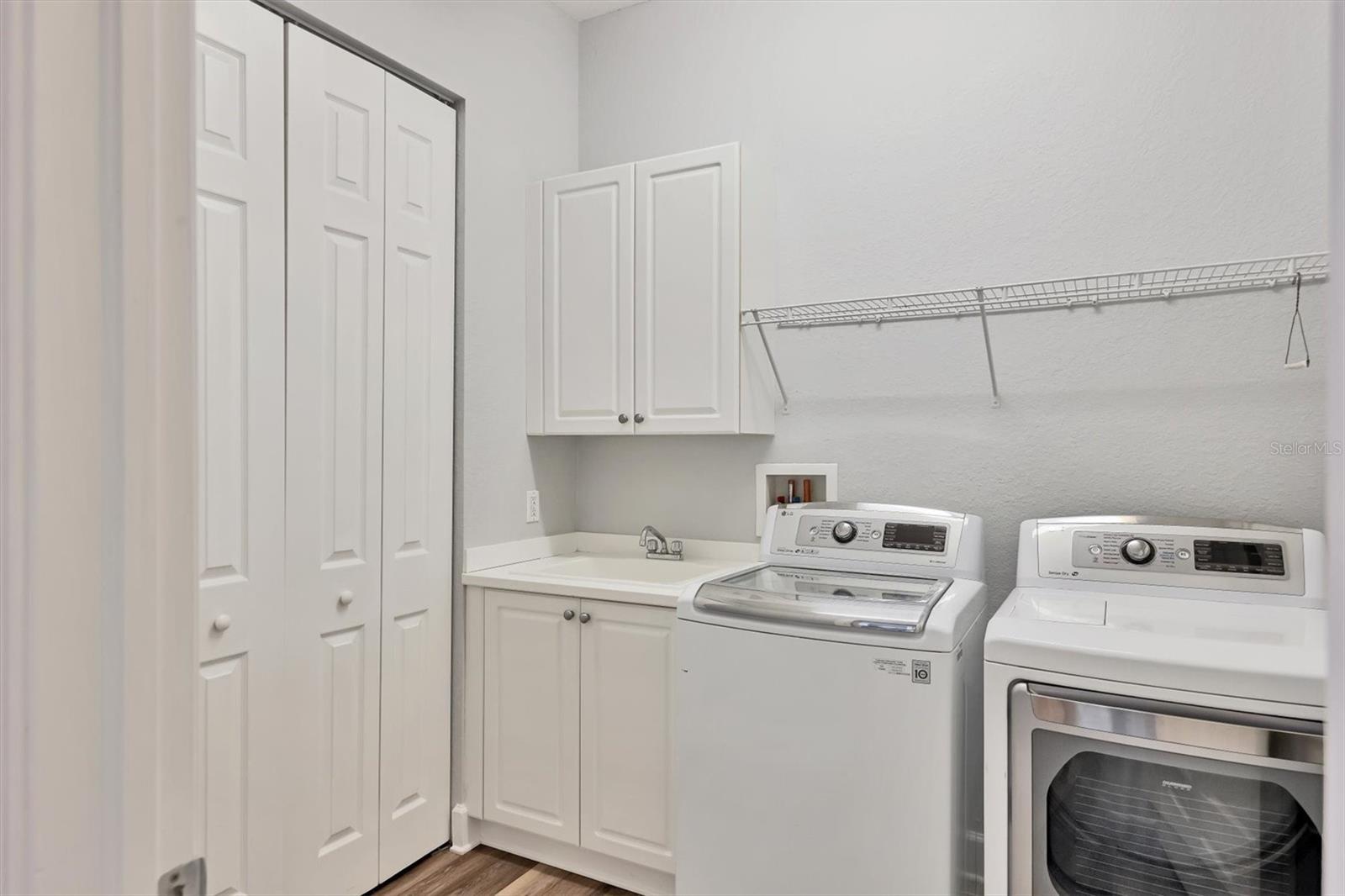 ACADEMY PARK PH II & III - Residential Lease