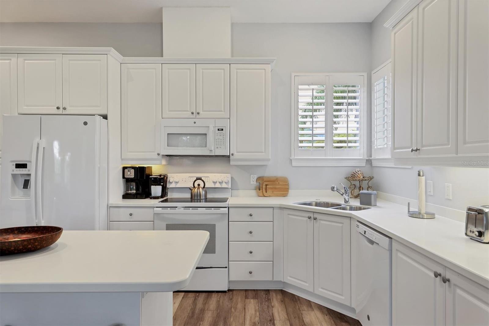 ACADEMY PARK PH II & III - Residential Lease