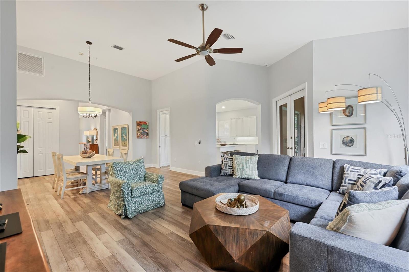 ACADEMY PARK PH II & III - Residential Lease