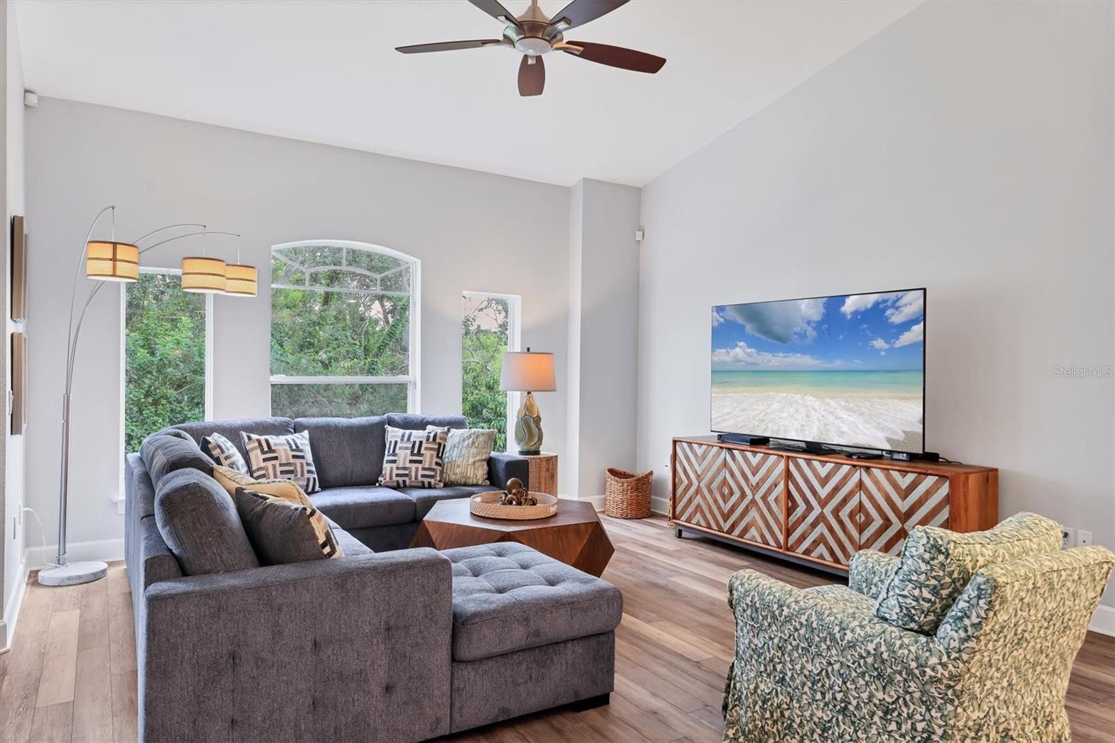 ACADEMY PARK PH II & III - Residential Lease