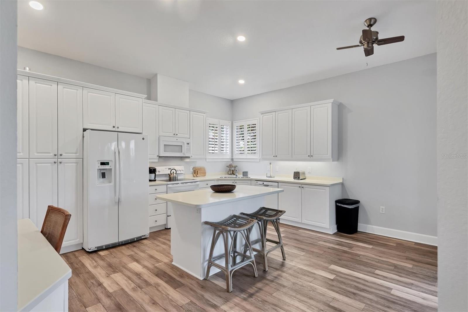 ACADEMY PARK PH II & III - Residential Lease