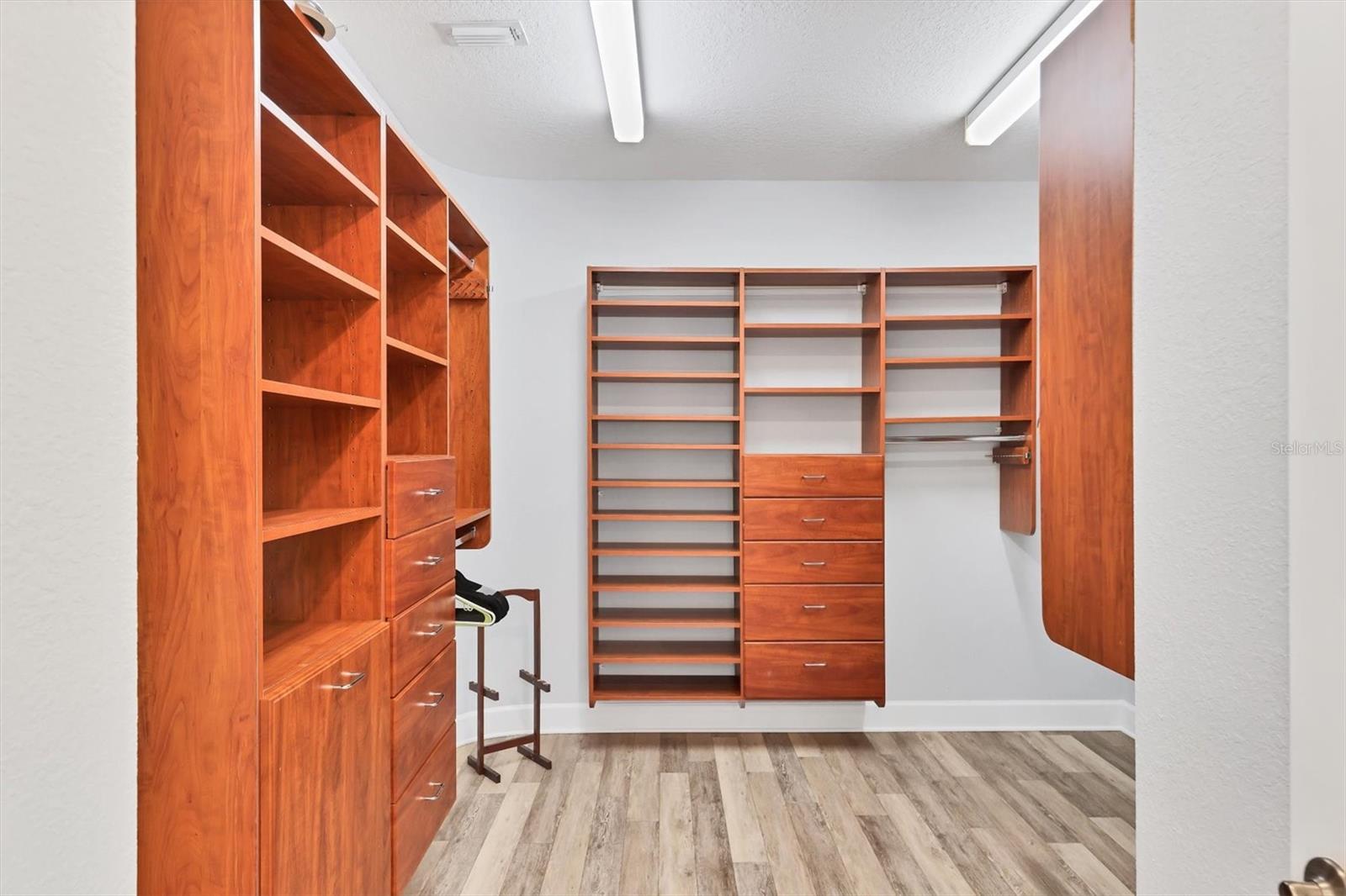 ACADEMY PARK PH II & III - Residential Lease