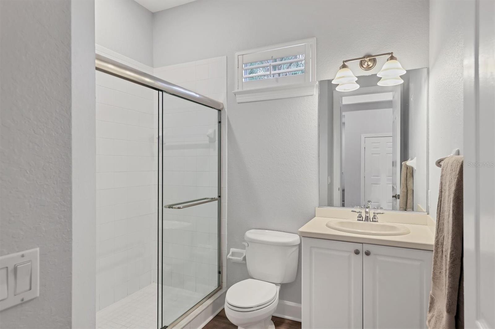 ACADEMY PARK PH II & III - Residential Lease