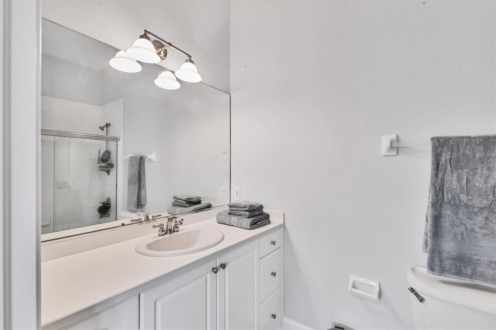 ACADEMY PARK PH II & III - Residential Lease