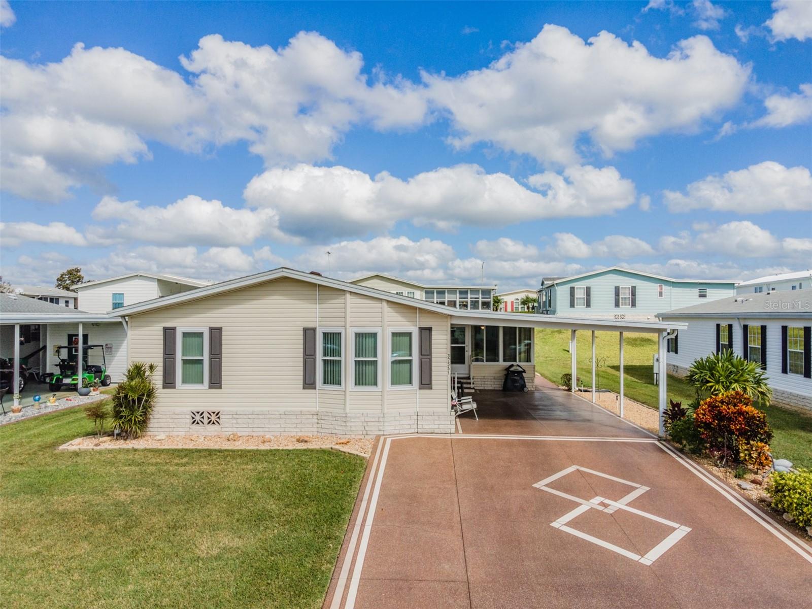 GRAND HORIZONS - Residential