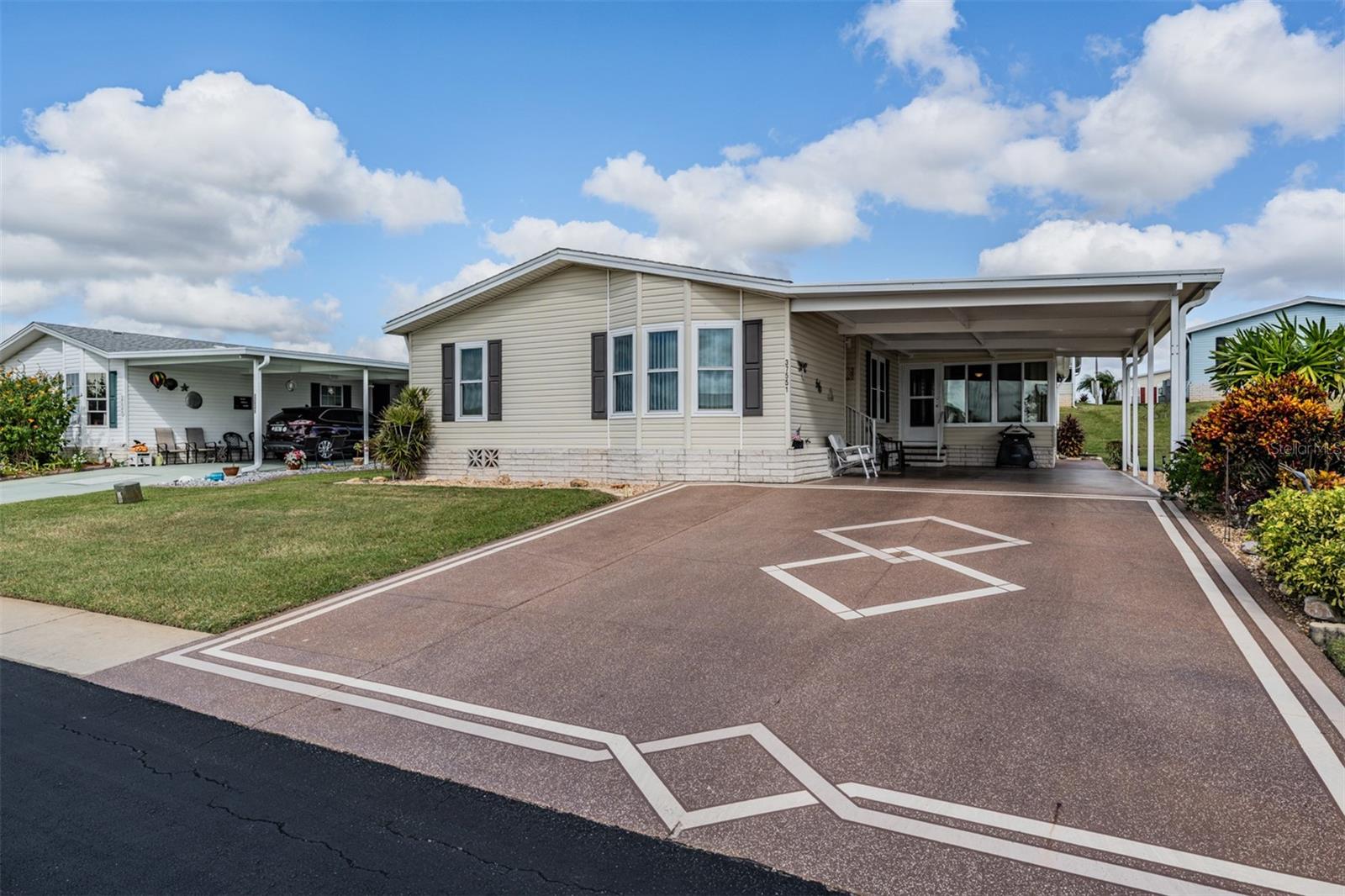 GRAND HORIZONS - Residential