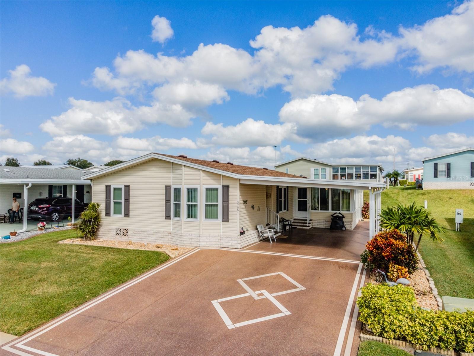 GRAND HORIZONS - Residential