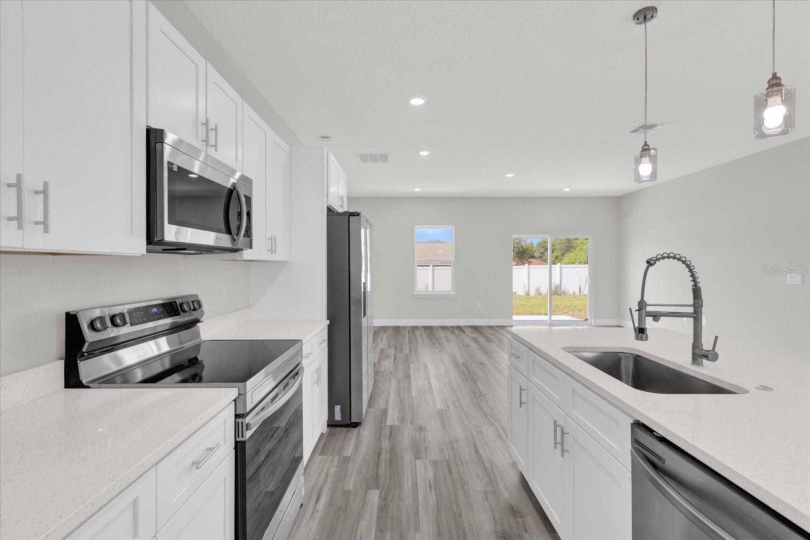 MARION OAKS UN 05 - Residential Lease