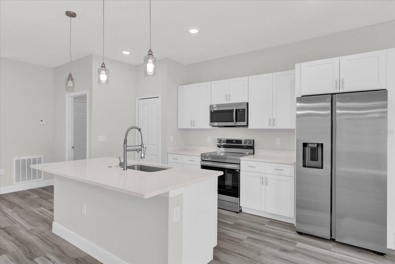 MARION OAKS UN 05 - Residential Lease