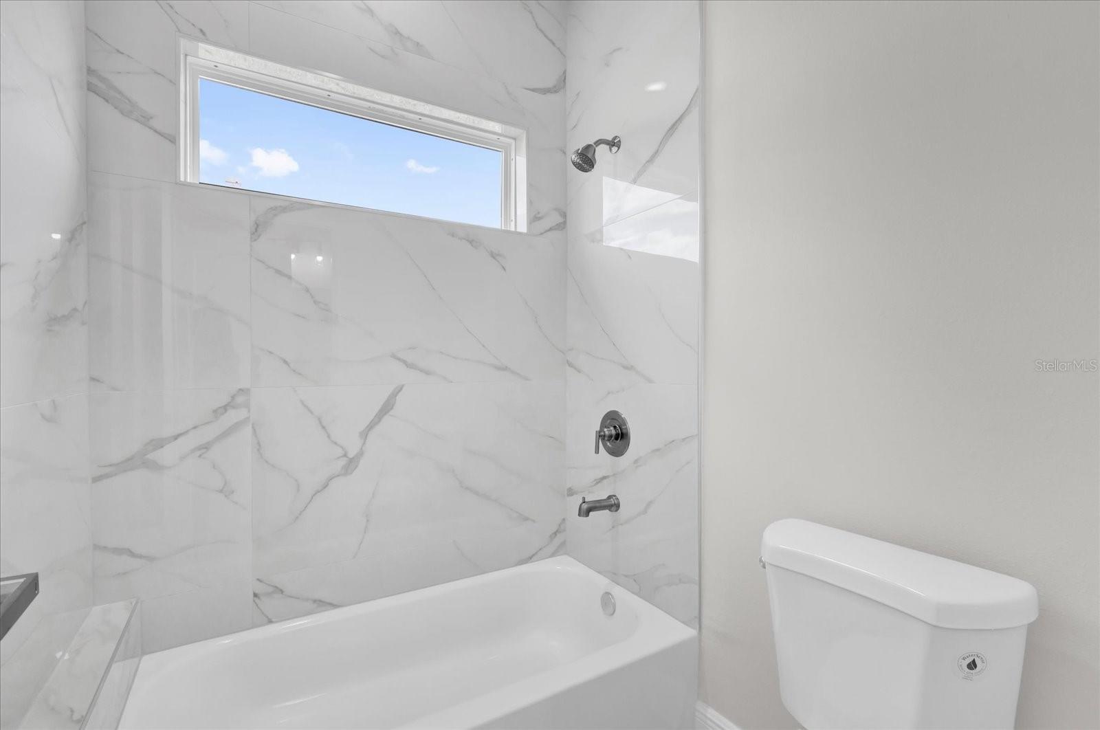 MARION OAKS UN 05 - Residential Lease