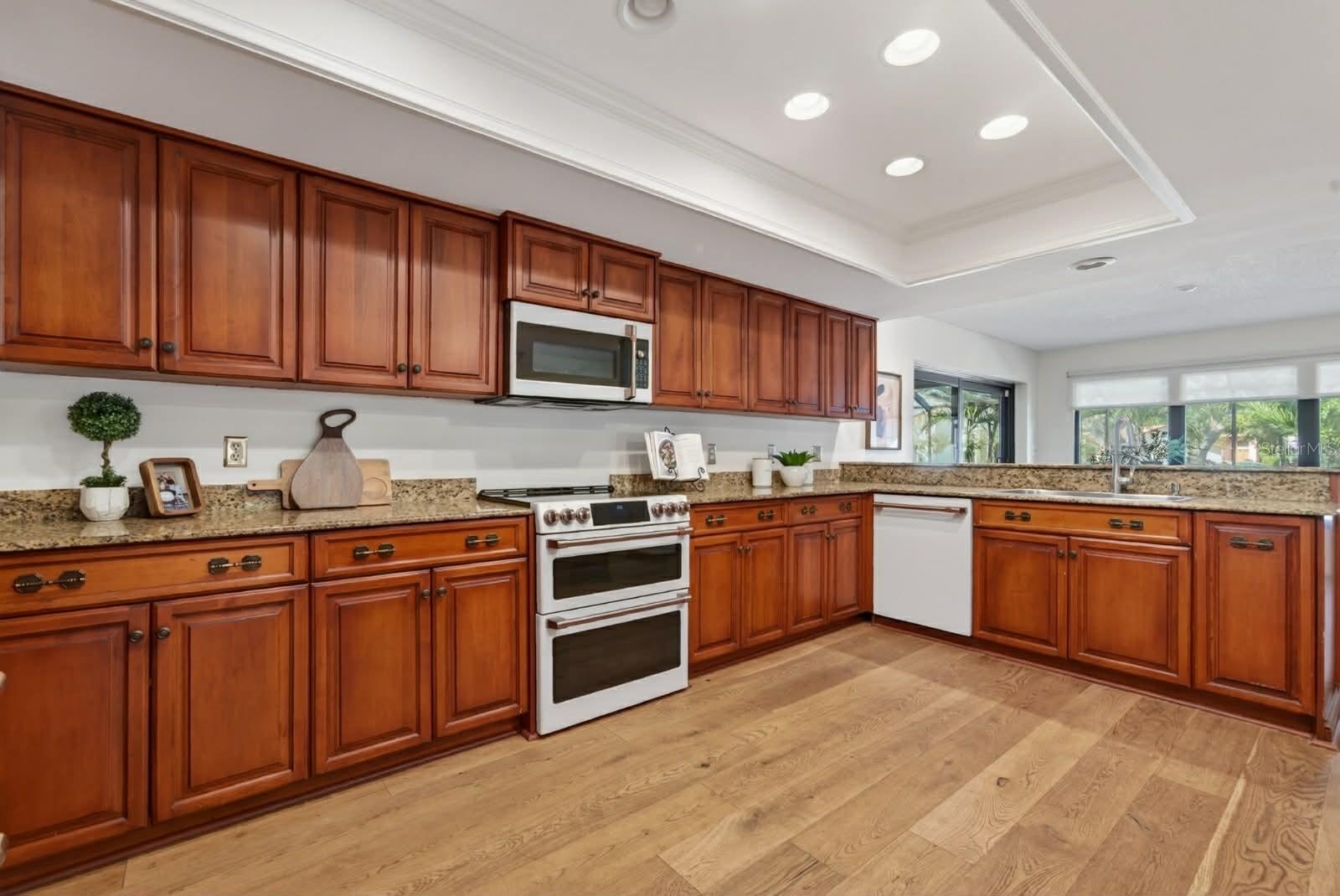 FEATHER SOUND CUSTOM HOME SITE UNIT III - Residential