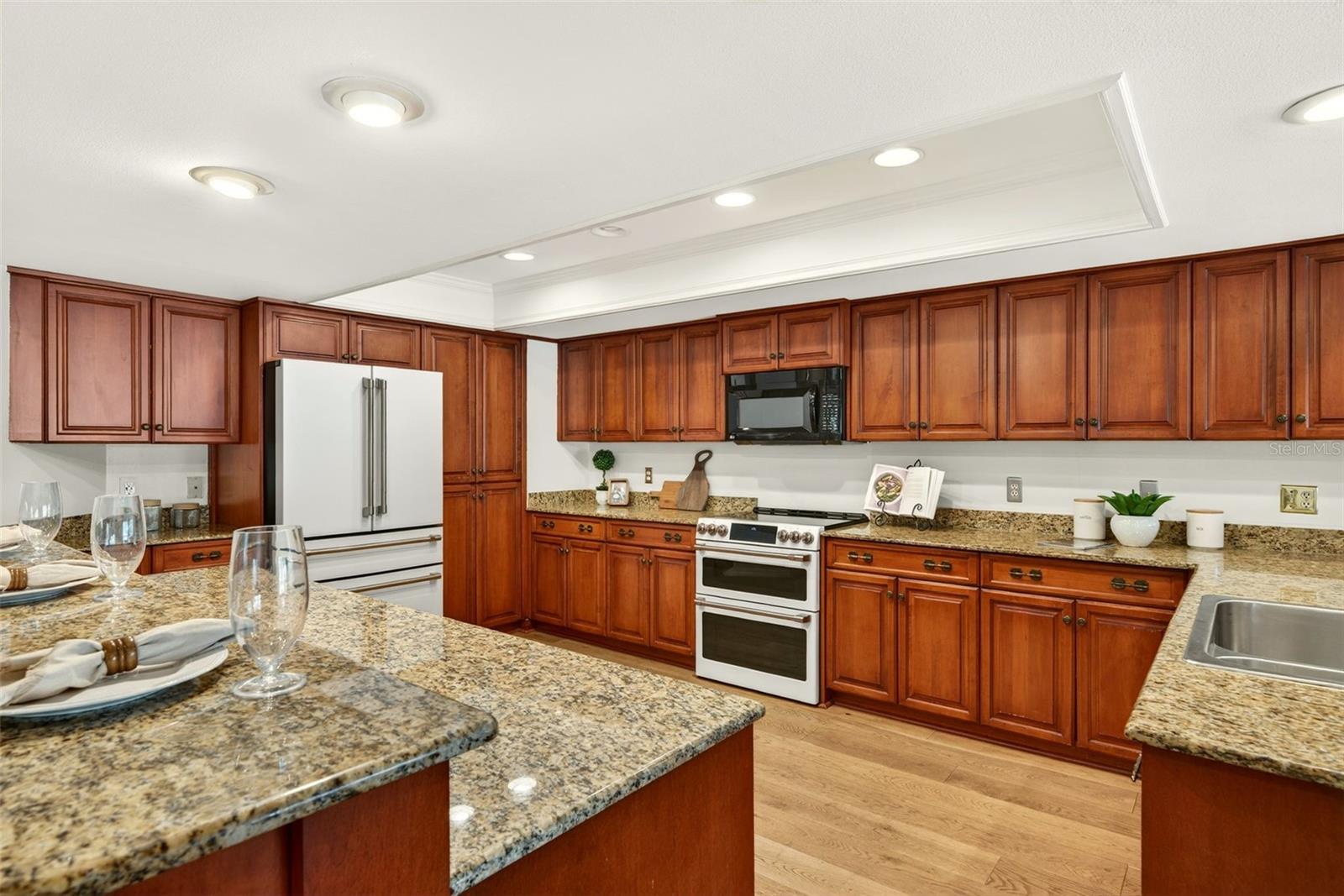 FEATHER SOUND CUSTOM HOME SITE UNIT III - Residential