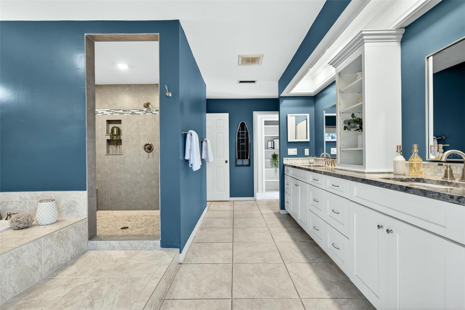 FEATHER SOUND CUSTOM HOME SITE UNIT III - Residential