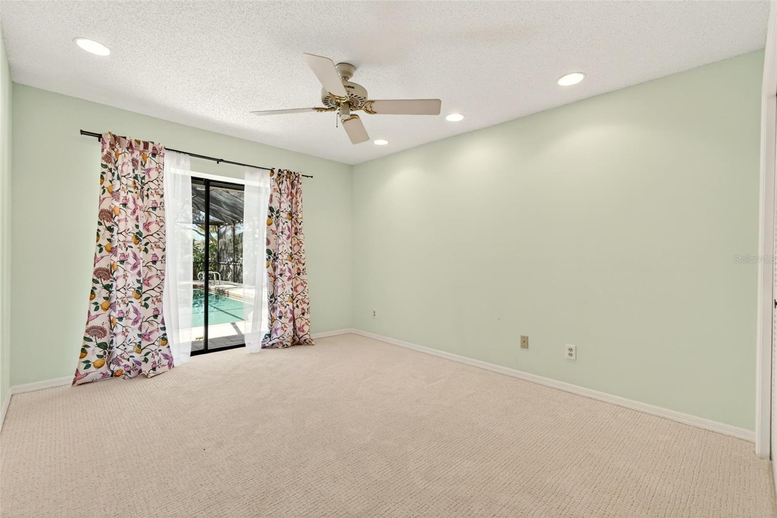 FEATHER SOUND CUSTOM HOME SITE UNIT III - Residential