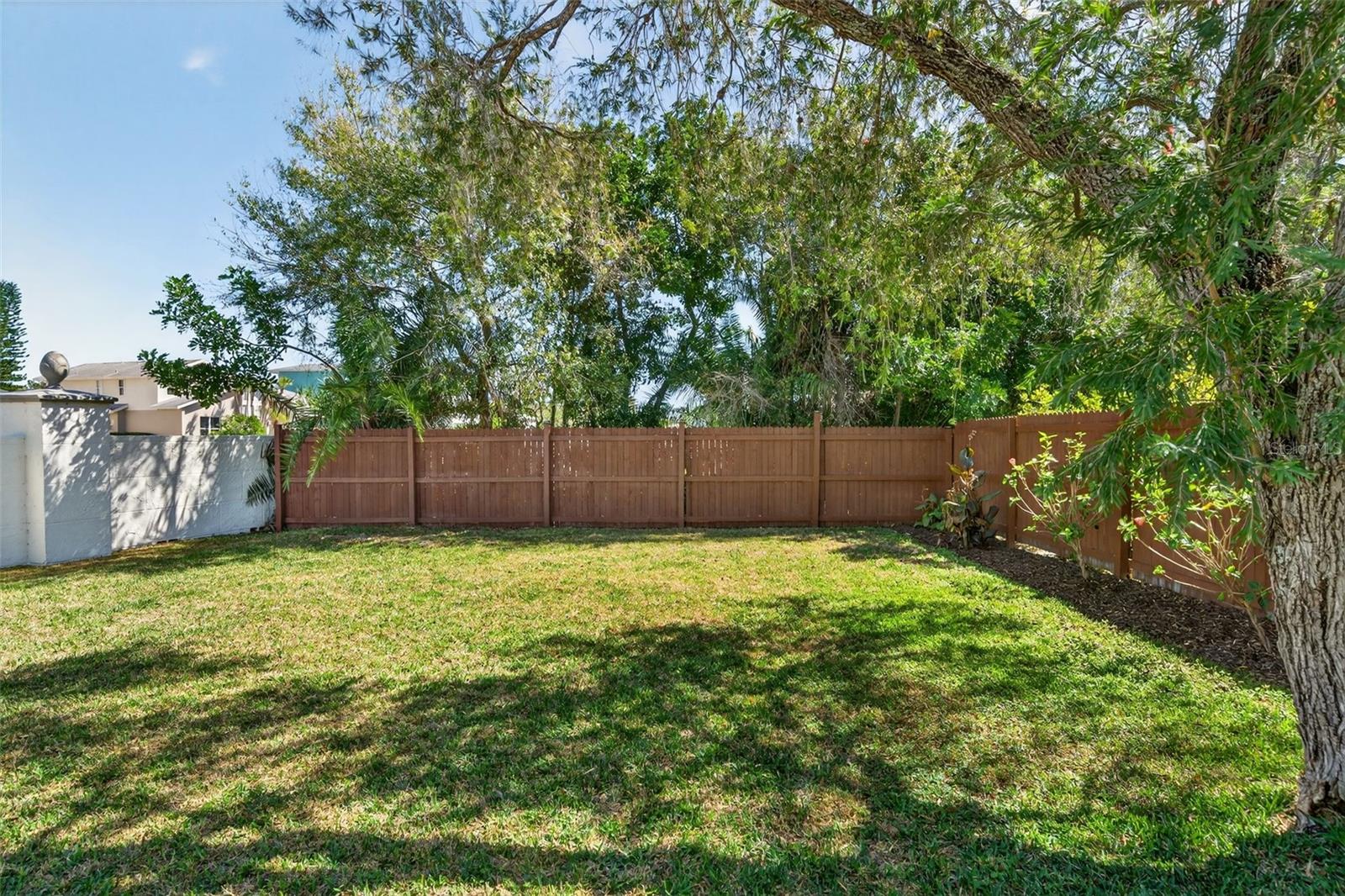 FEATHER SOUND CUSTOM HOME SITE UNIT III - Residential