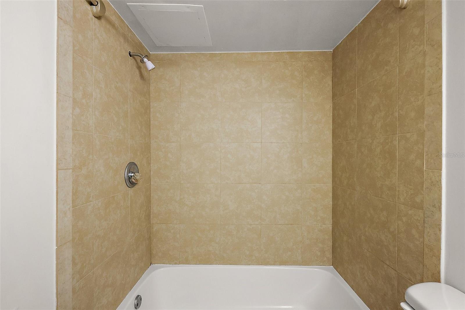 LEESBURG N C LEE ESTATE - Residential Income