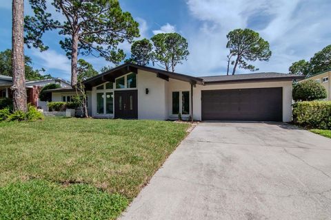 Photo of 14212 84th Terrace, Seminole, FL 33776 (MLS # TB8416206)