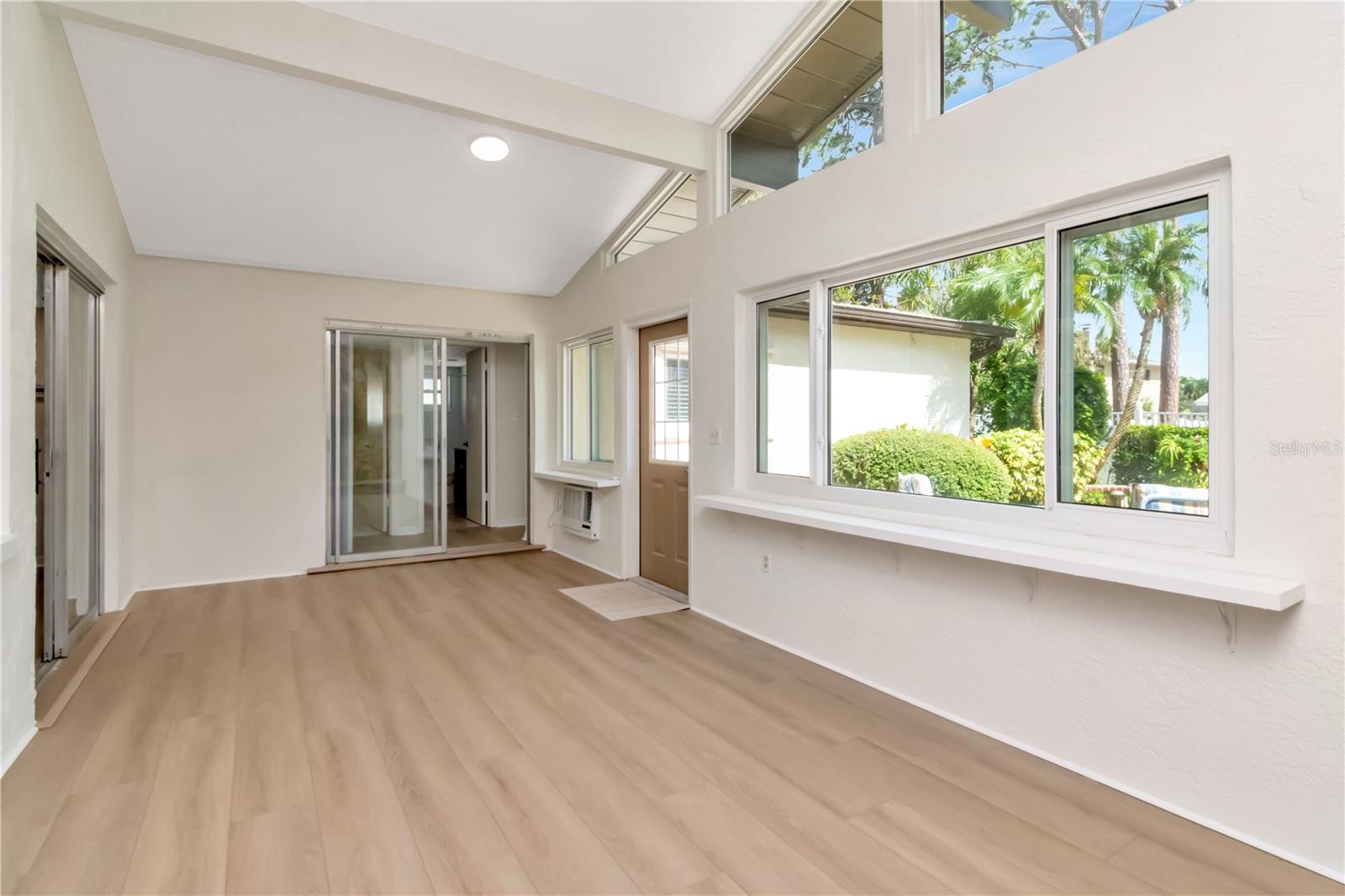 WHISPERING PINES FOREST 4TH ADD - Residential
