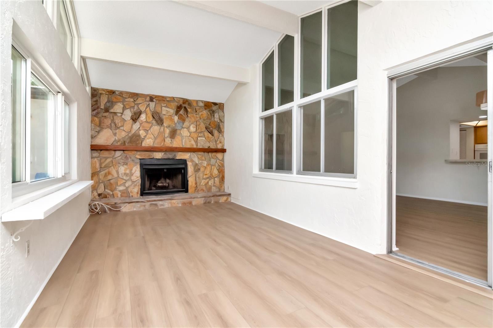 WHISPERING PINES FOREST 4TH ADD - Residential