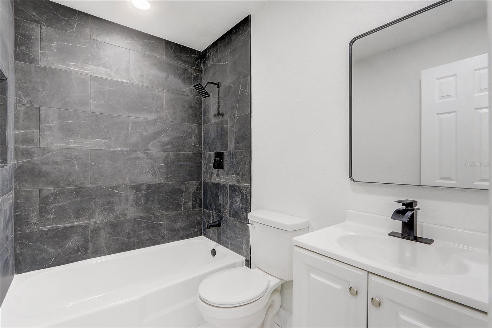 LAKEVIEW HILLS UNIT 02 SEC A - Residential