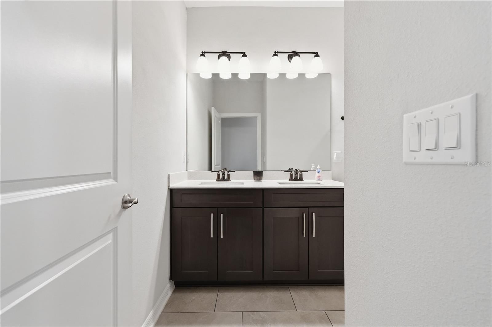 SAVANNA AT LAKEWOOD RANCH PH III 3ABD - Residential