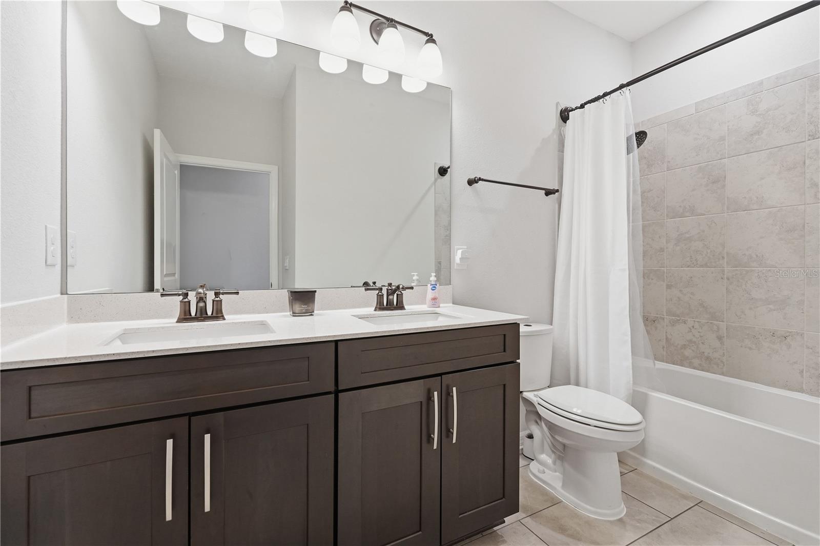 SAVANNA AT LAKEWOOD RANCH PH III 3ABD - Residential