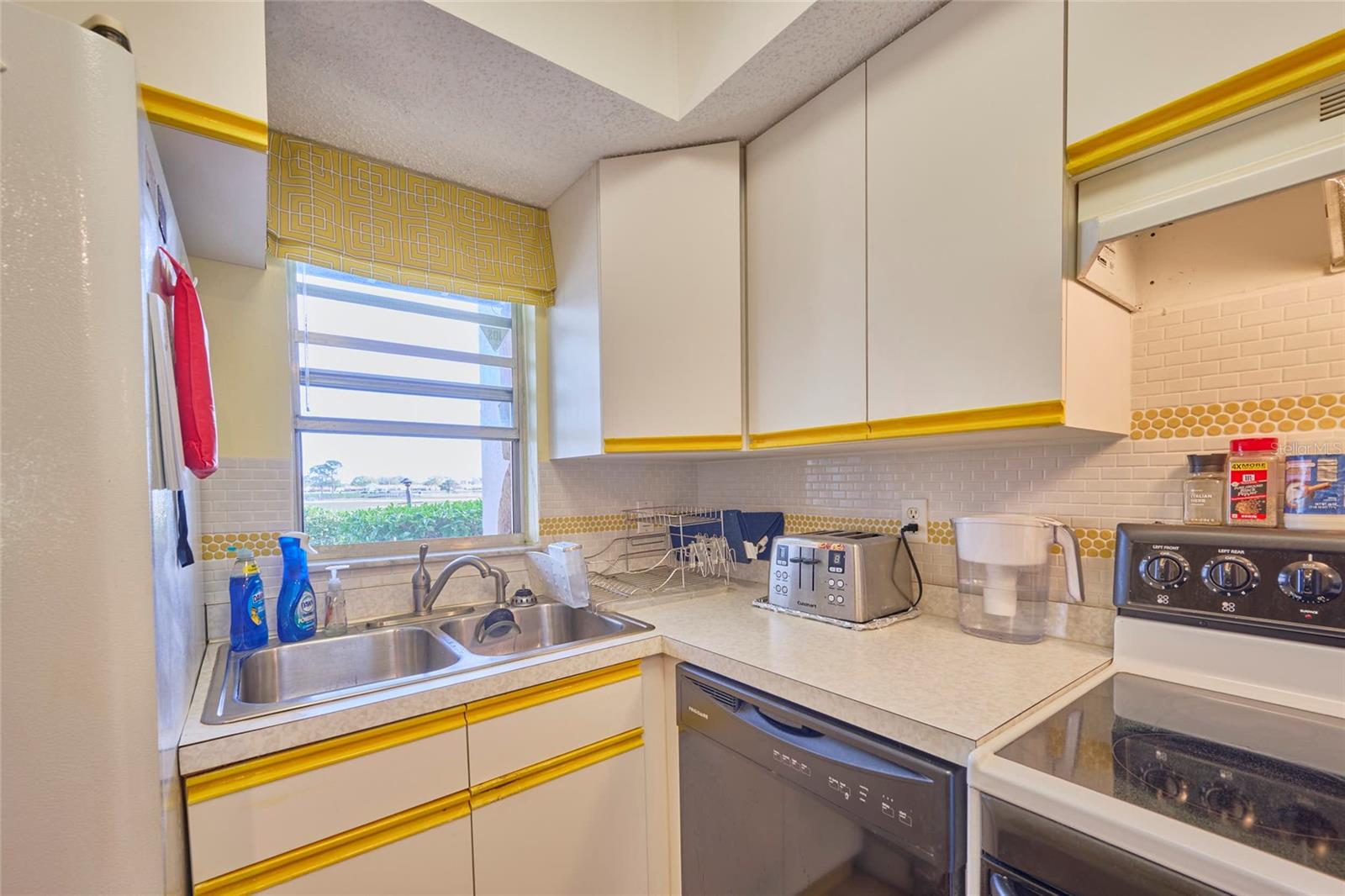GREENBRIAR VILLAS CONDO - Residential