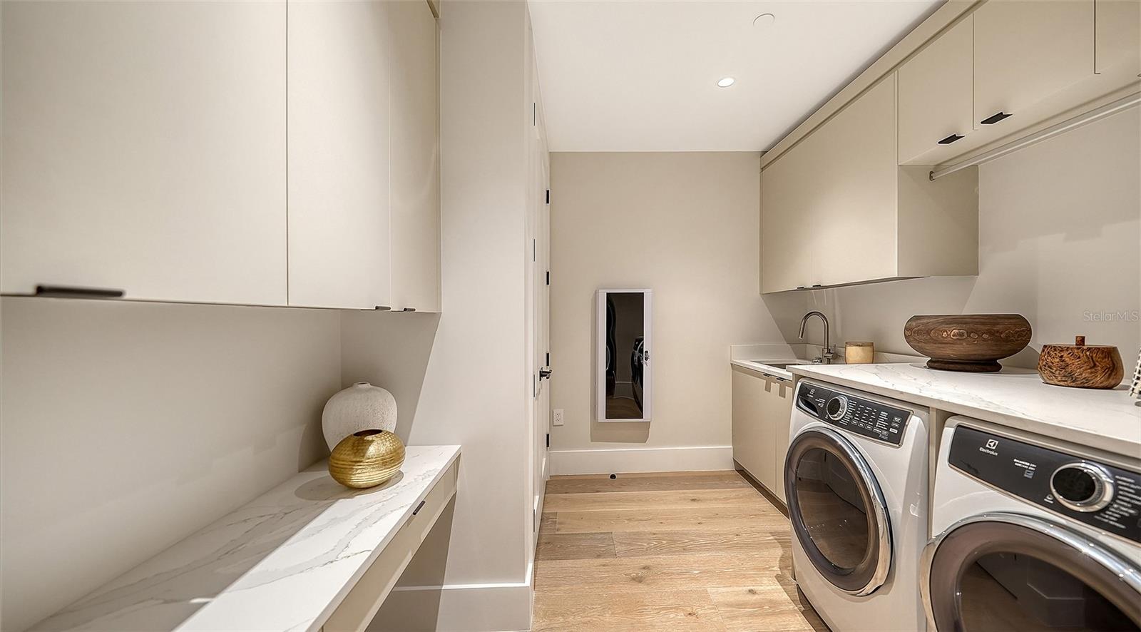 PENINSULA SARASOTA - Residential