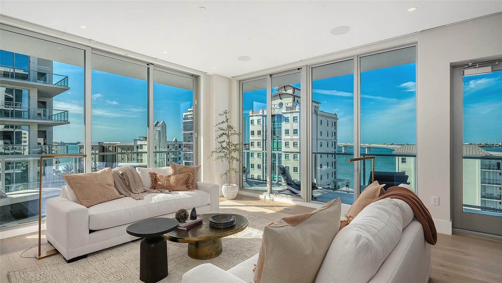 PENINSULA SARASOTA - Residential