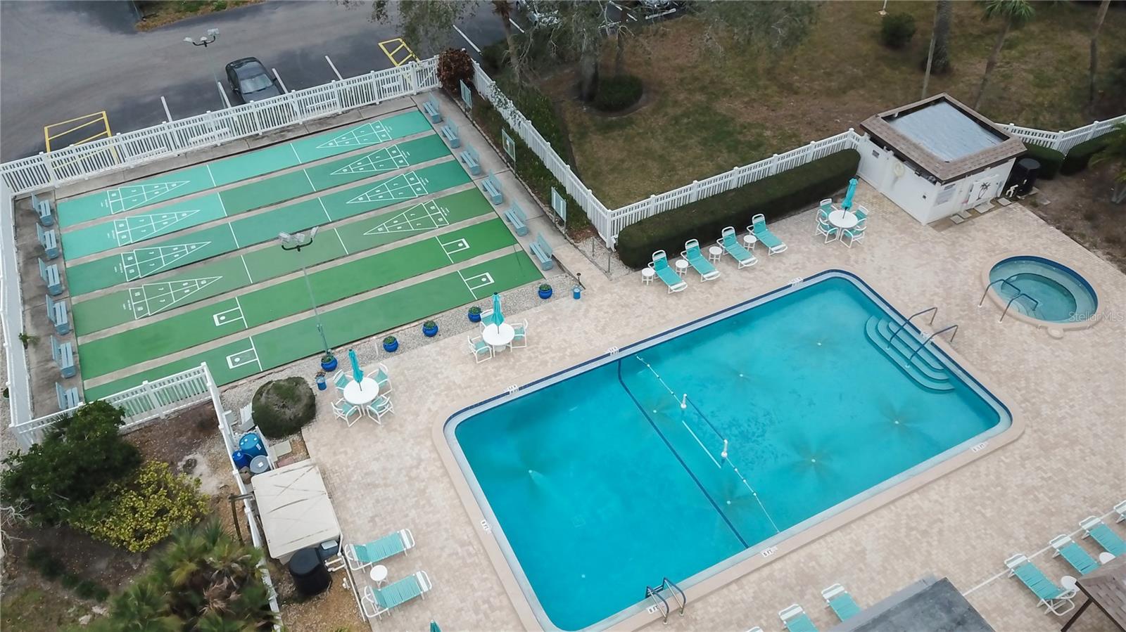 WATERS EDGE 1 CONDO - Residential