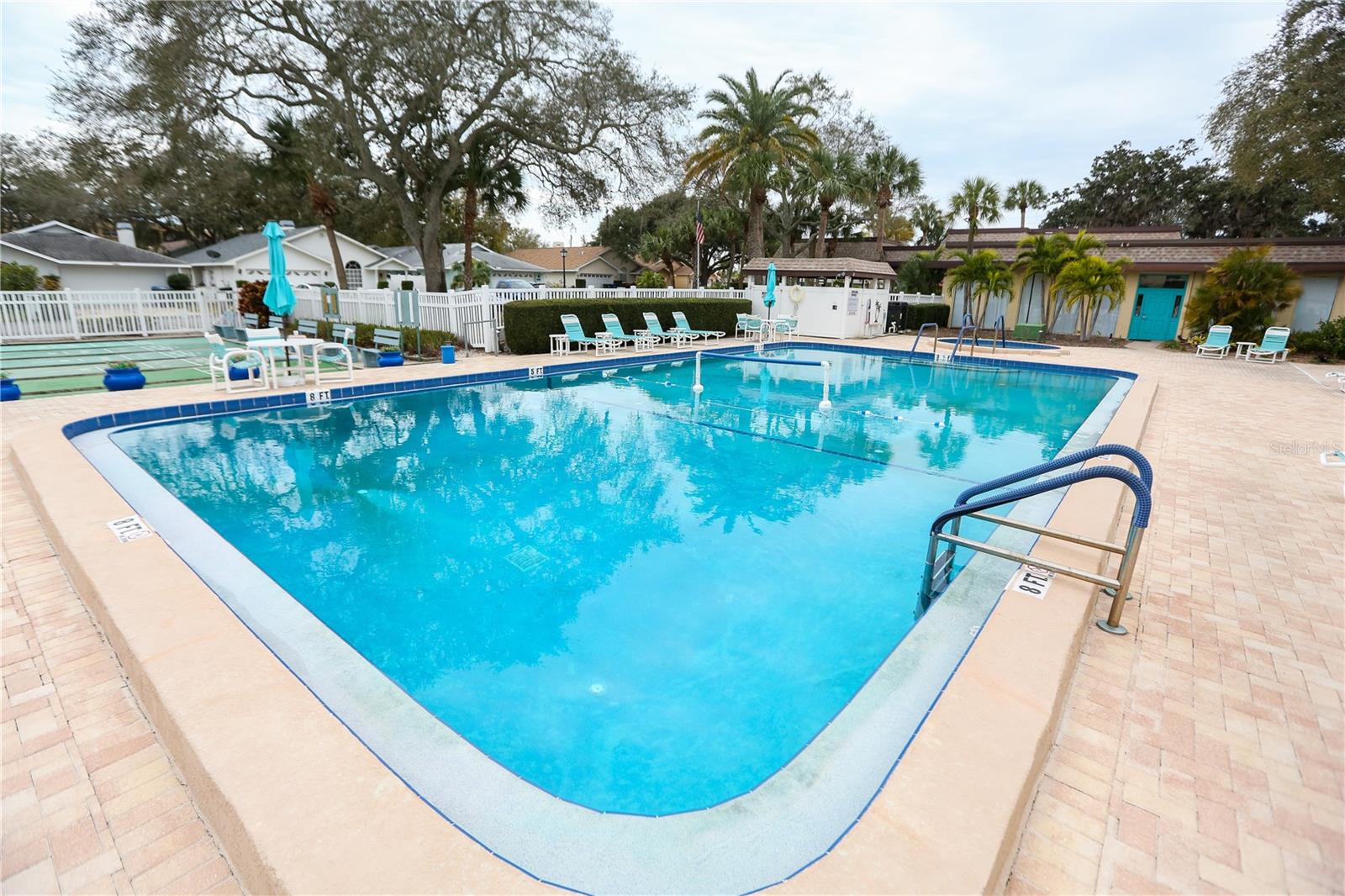 WATERS EDGE 1 CONDO - Residential