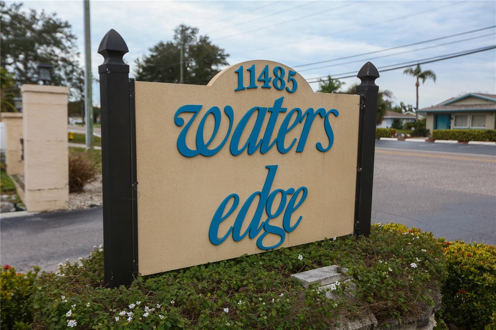 WATERS EDGE 1 CONDO - Residential