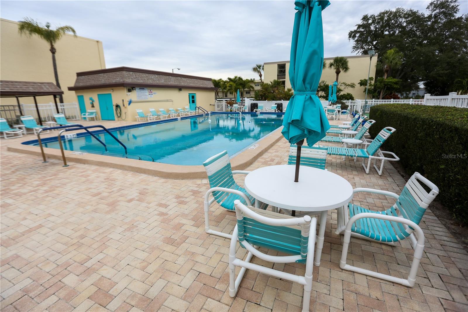 WATERS EDGE 1 CONDO - Residential