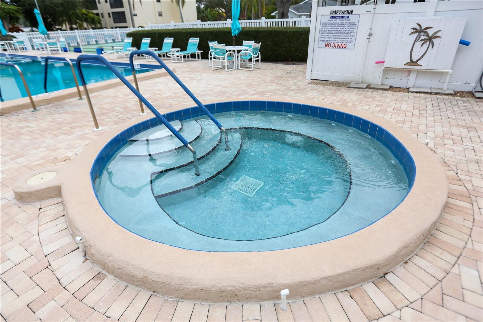 WATERS EDGE 1 CONDO - Residential