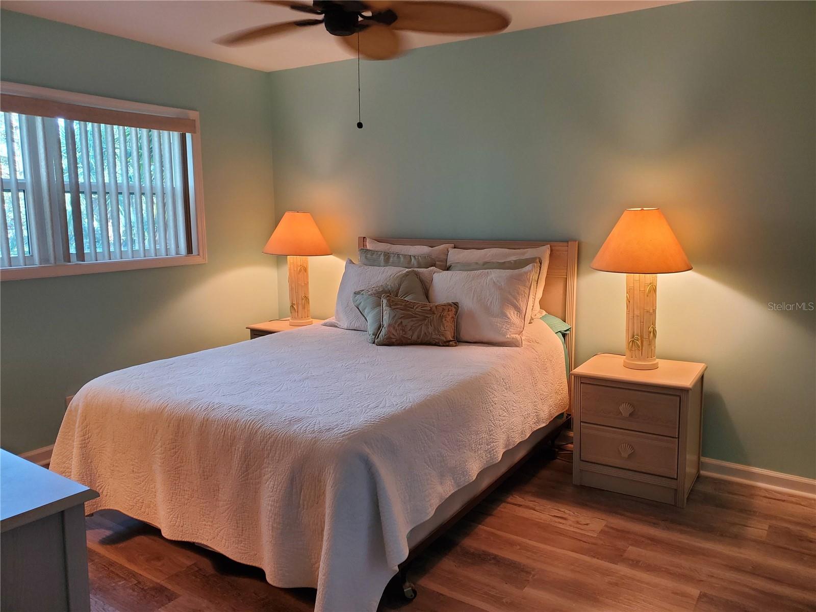 WATERS EDGE 1 CONDO - Residential