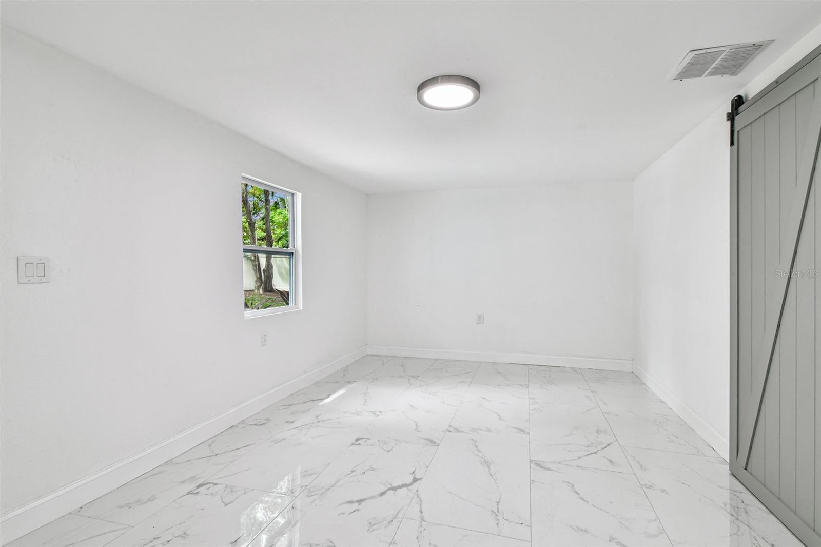 OLD GROVE - Residential Lease