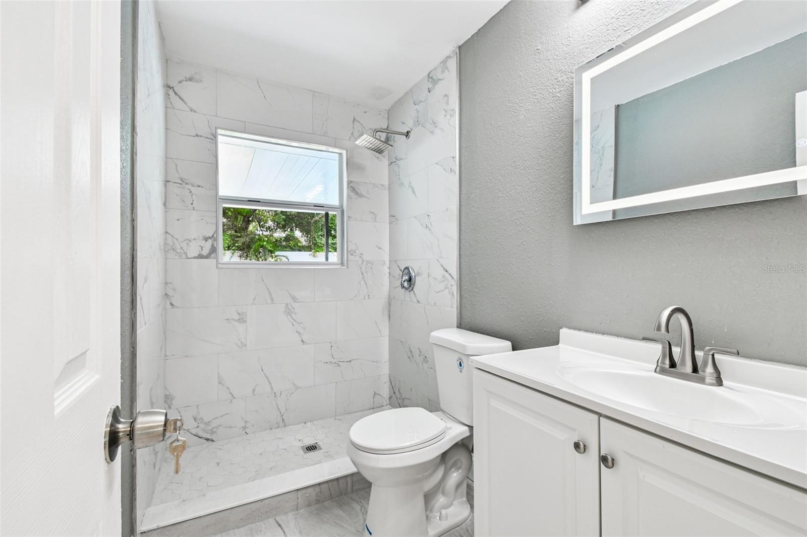 OLD GROVE - Residential Lease