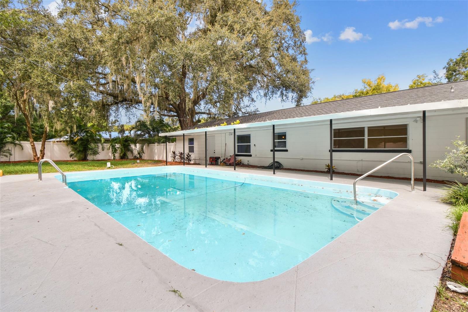 OLD GROVE - Residential Lease