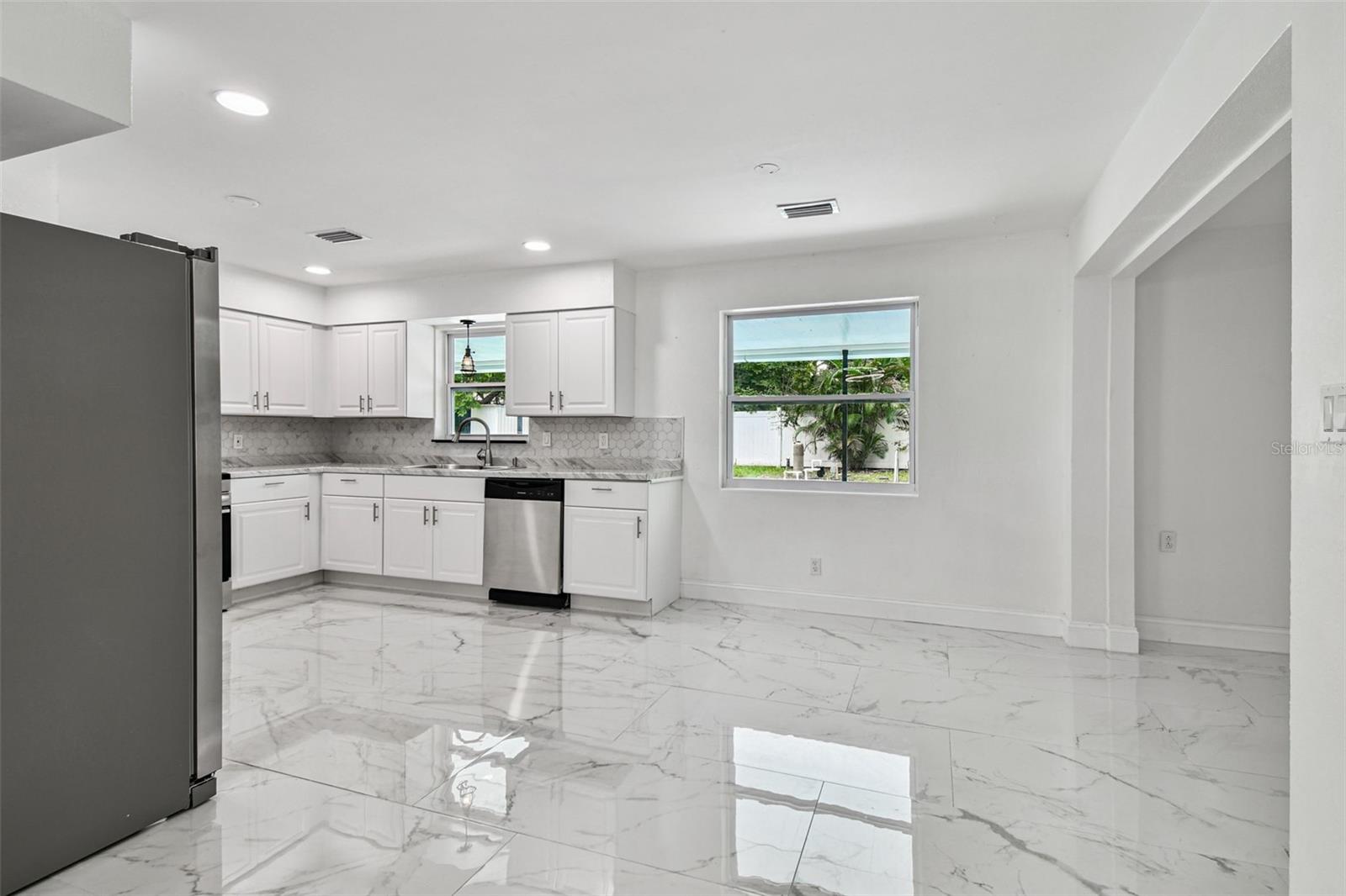 OLD GROVE - Residential Lease