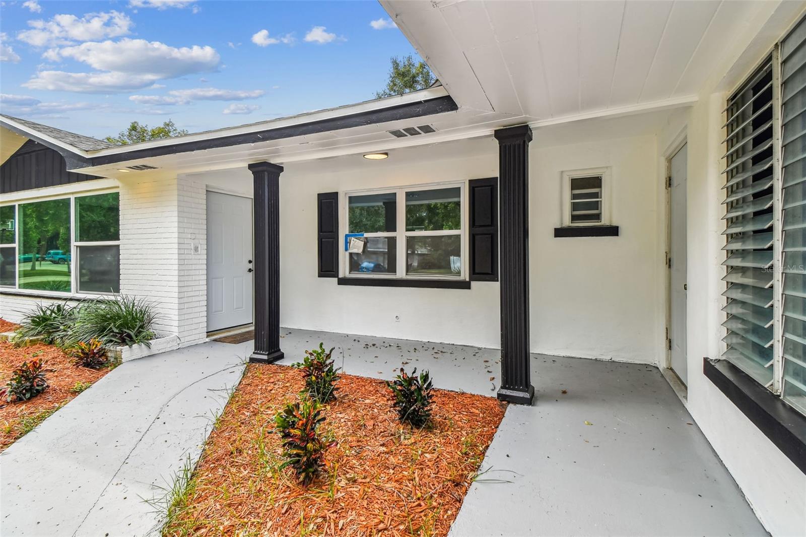 OLD GROVE - Residential Lease