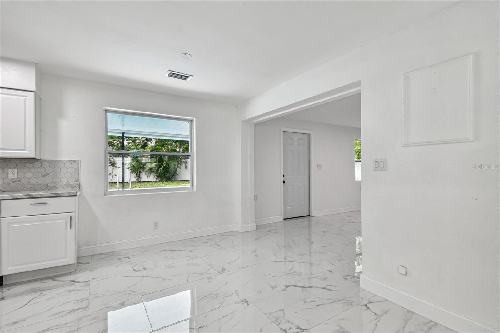 OLD GROVE - Residential Lease