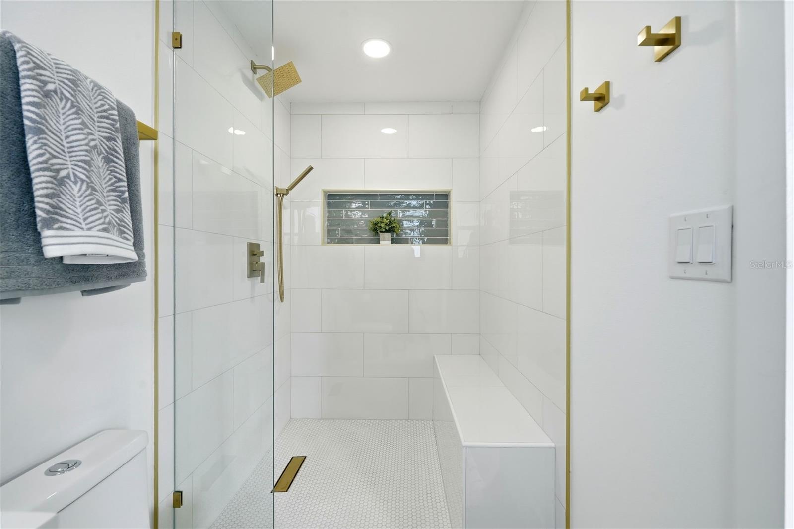 RIVERSIDE PARK - Residential