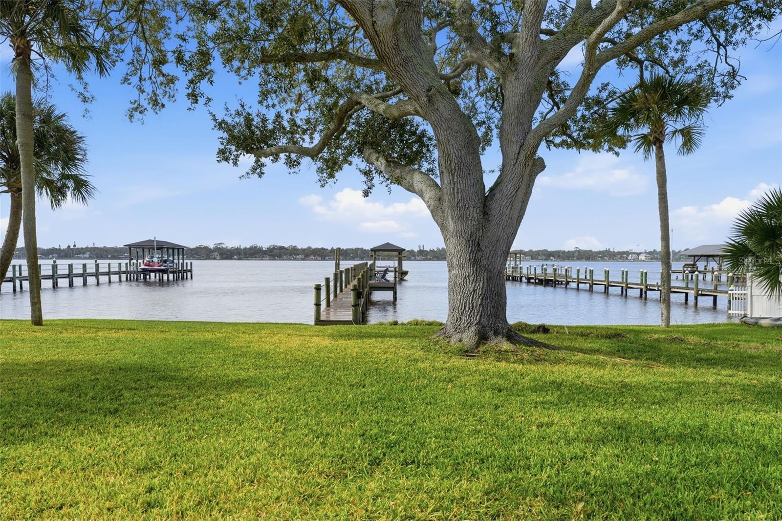 RIVERSIDE PARK - Residential